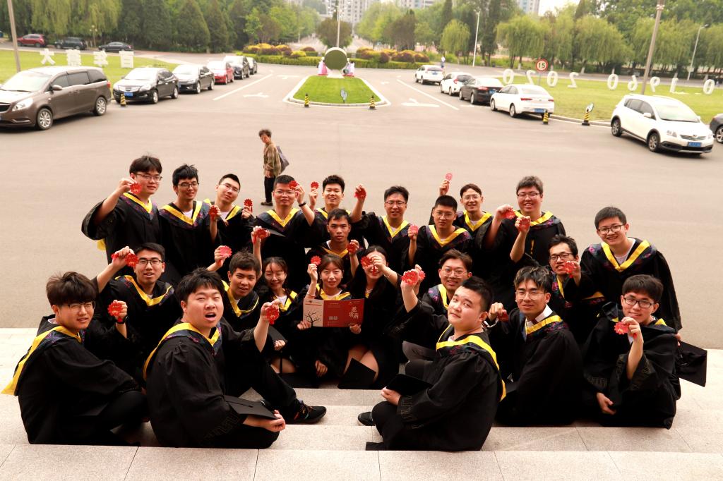 重温校史 共忆情深（组图）