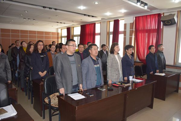 全体会员聆听国歌(以上照片由材料科学与工程学院提供)